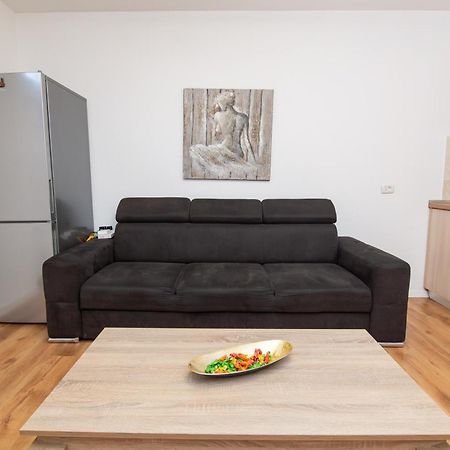 Grayhouse Apartman Arad Kültér fotó